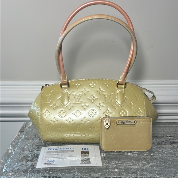 Louis Vuitton Vernis Handbag - Picture 2 of 15